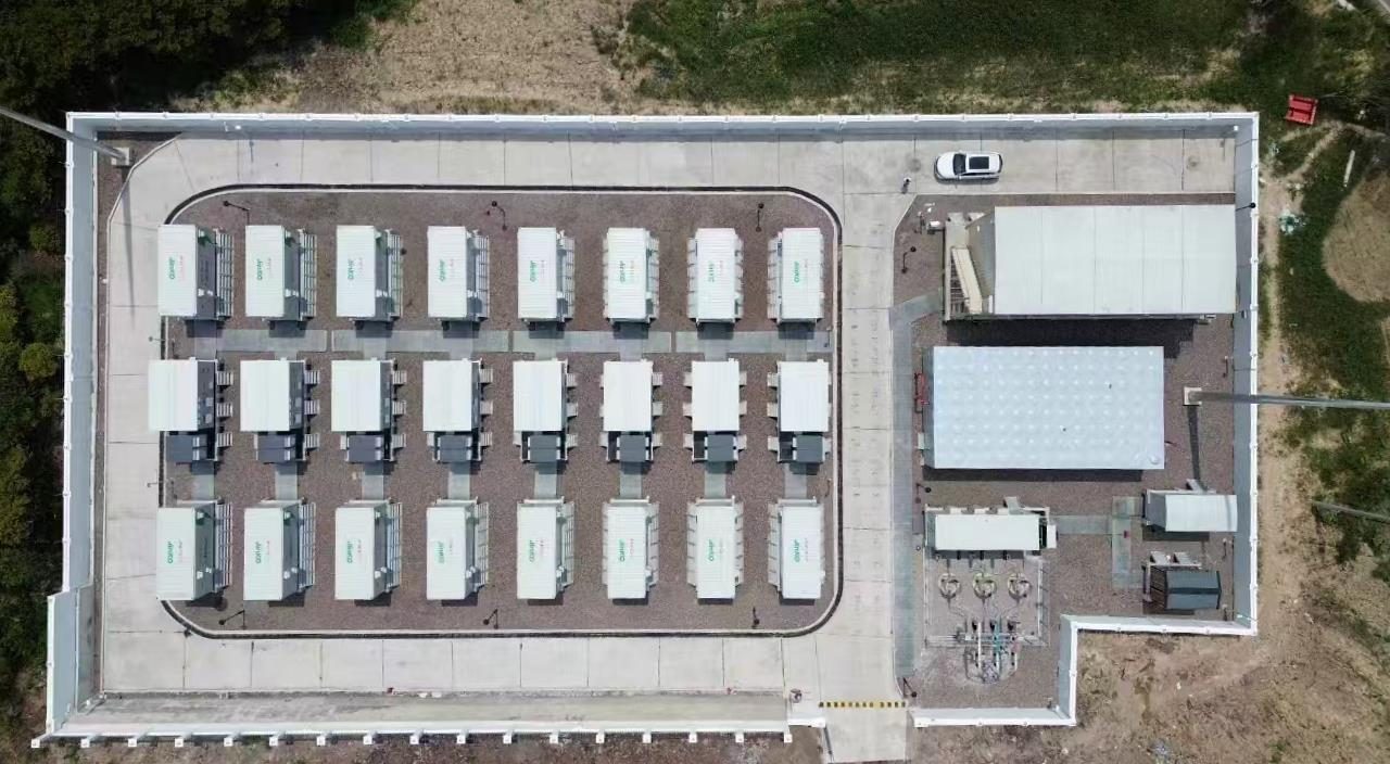 Jinko ESS utility projekt Jiande, 27,6 MW / 55,04 MWh, Čína, 2024