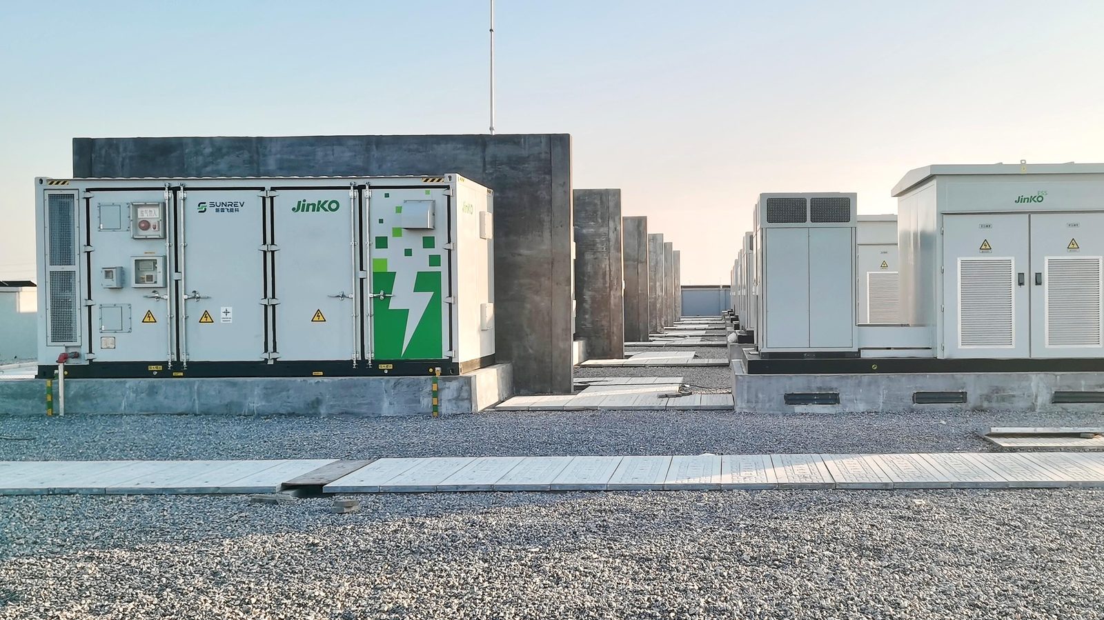 Jinko ESS utility projekt Jiangsu, 30 MW / 60 MWh, Čína, 2024