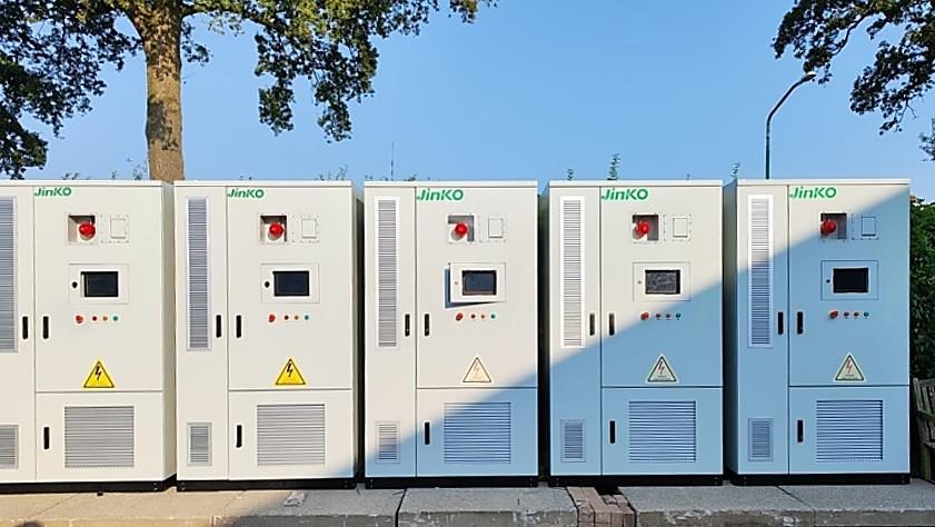 Jinko SunGiga C&I projekt, Nizozemsko, 0,5 MW / 1,075 MWh, 2024