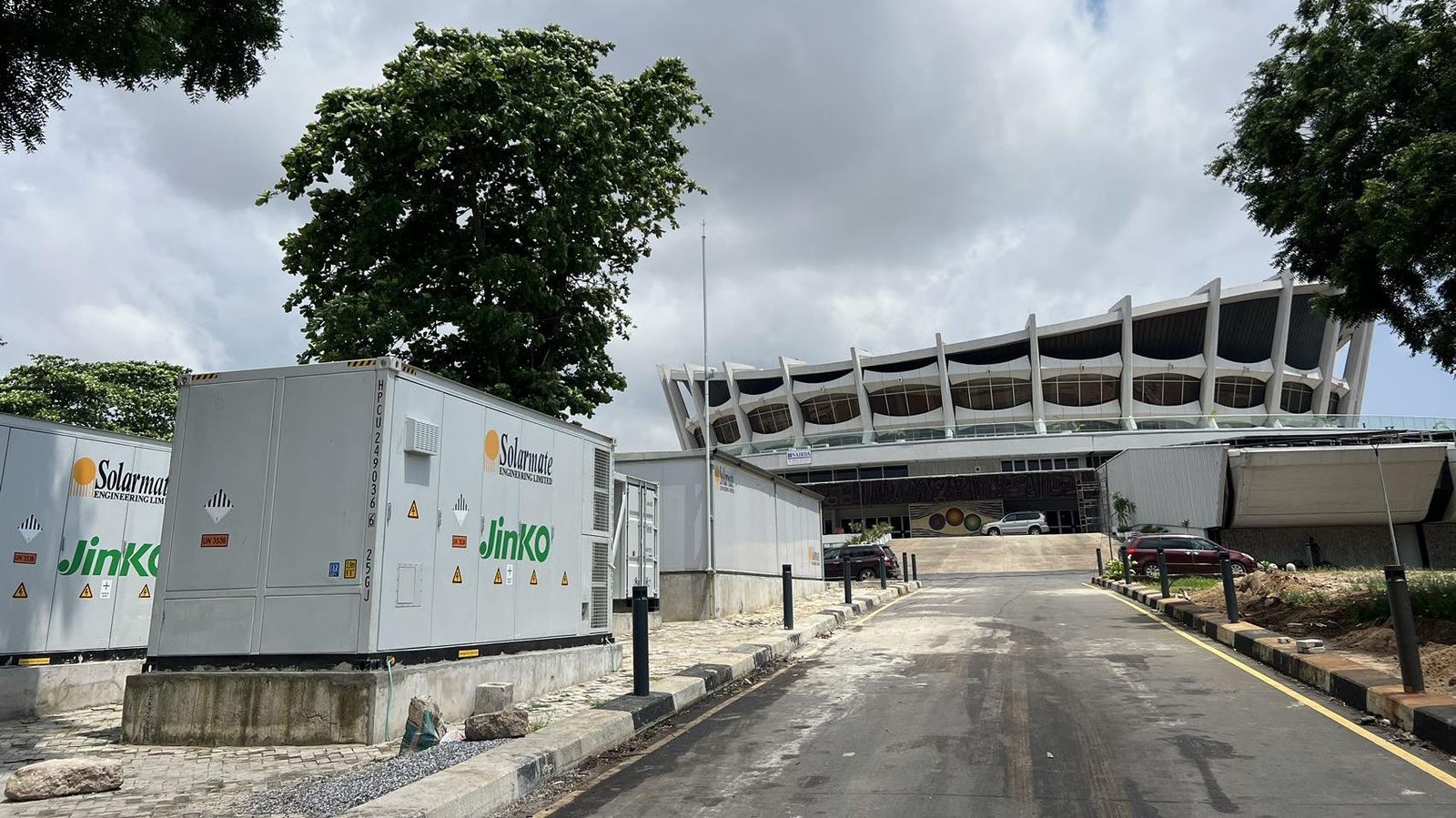 Jinko ESS projekt Národní divadlo Nigérie, 2,5 MW / 4,8 MWh, 2024