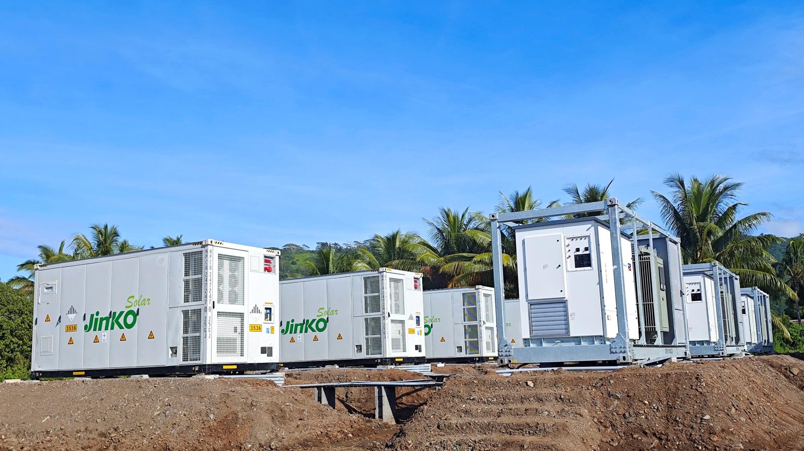 Jinko ESS projekt Tahiti, Francie, 8,6 MW / 17,2 MWh, 2024