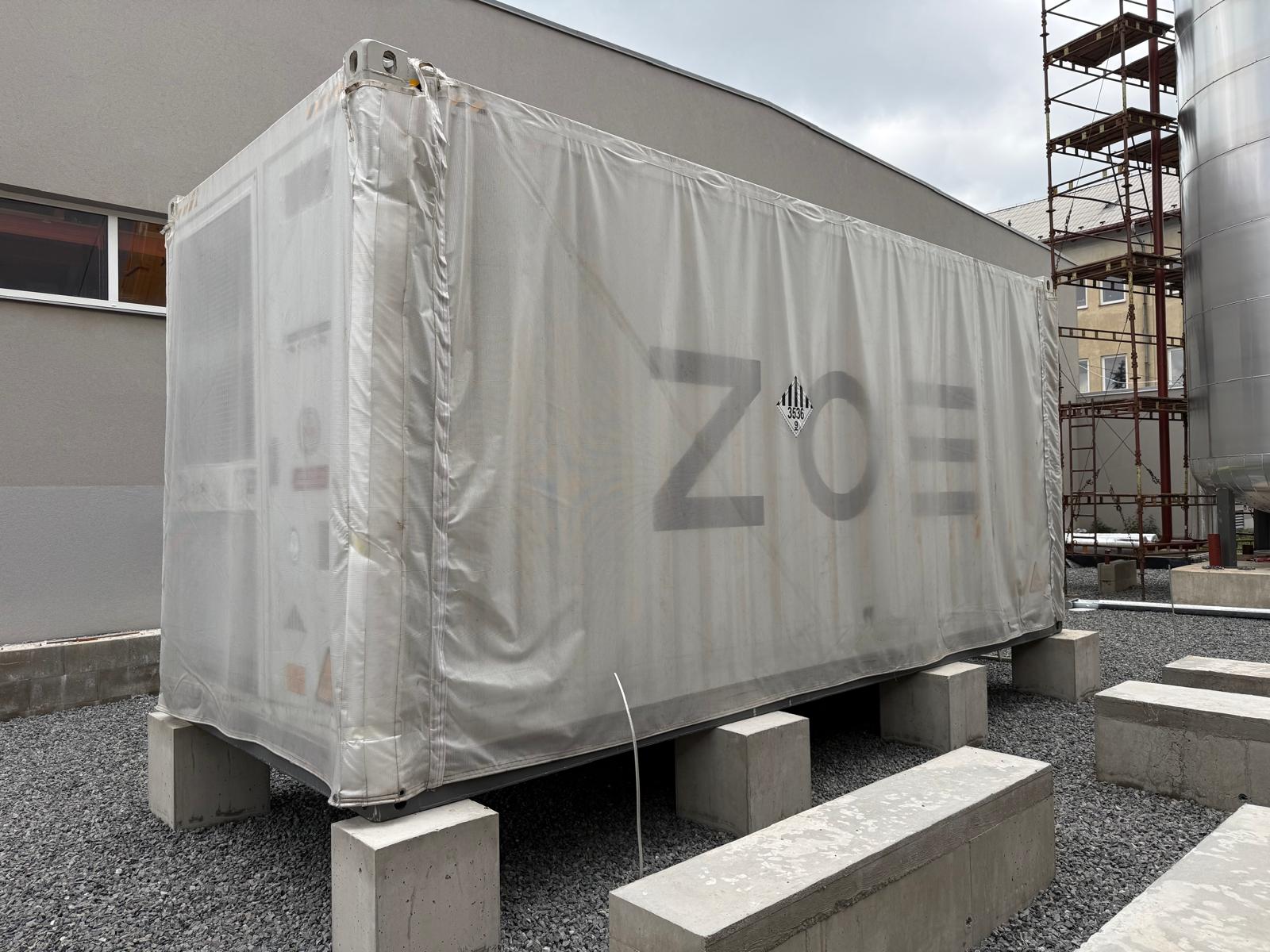 ZOE kontejner usazený na betonových základech, Svitavy